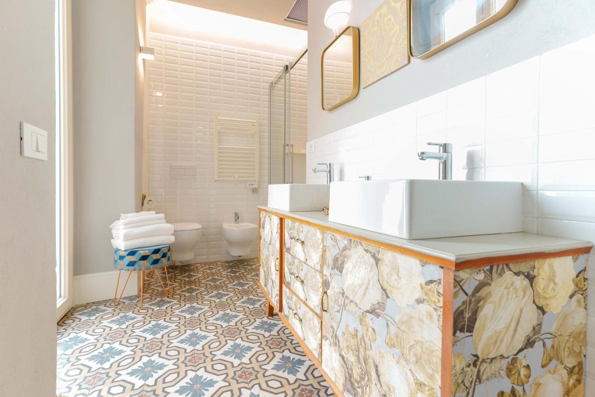 Guest House 73 Каляри Екстериор снимка