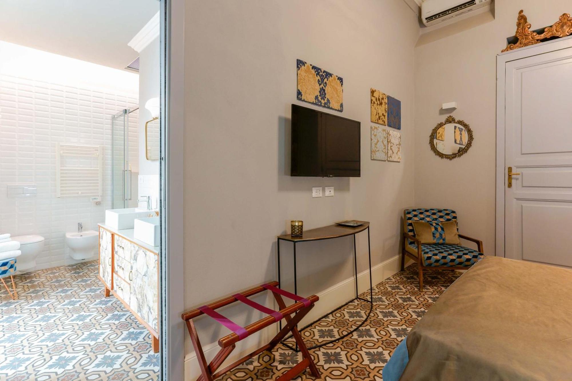 Guest House 73 Каляри Екстериор снимка