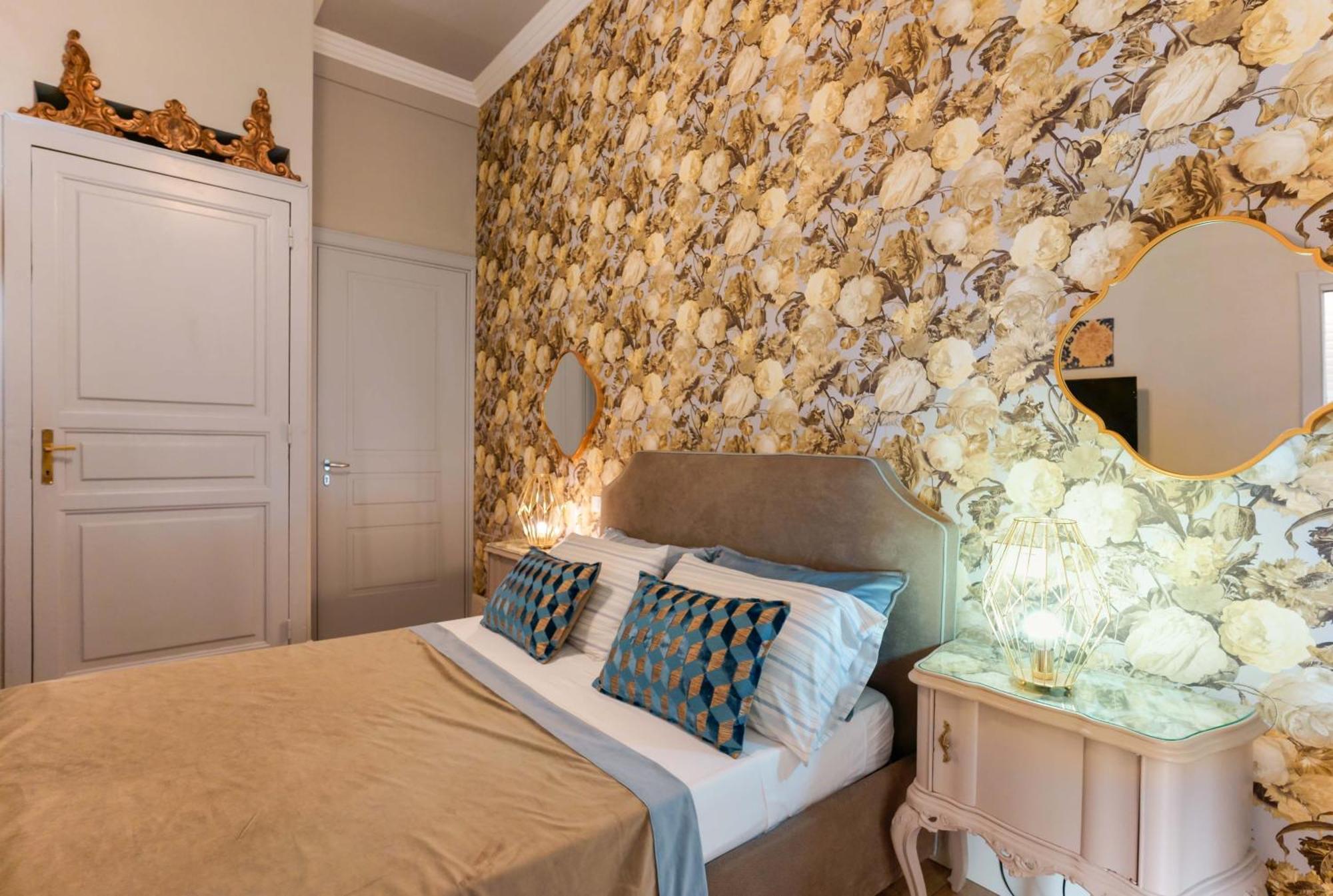 Guest House 73 Каляри Екстериор снимка