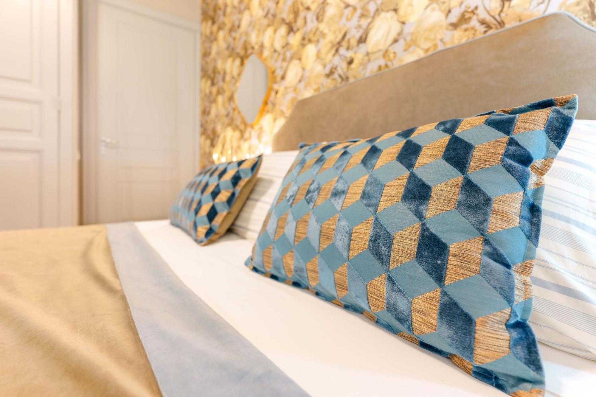 Guest House 73 Каляри Екстериор снимка