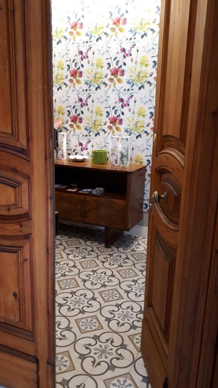 Guest House 73 Каляри Екстериор снимка