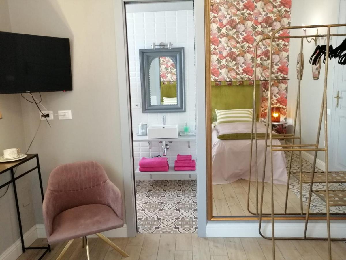 Guest House 73 Каляри Екстериор снимка