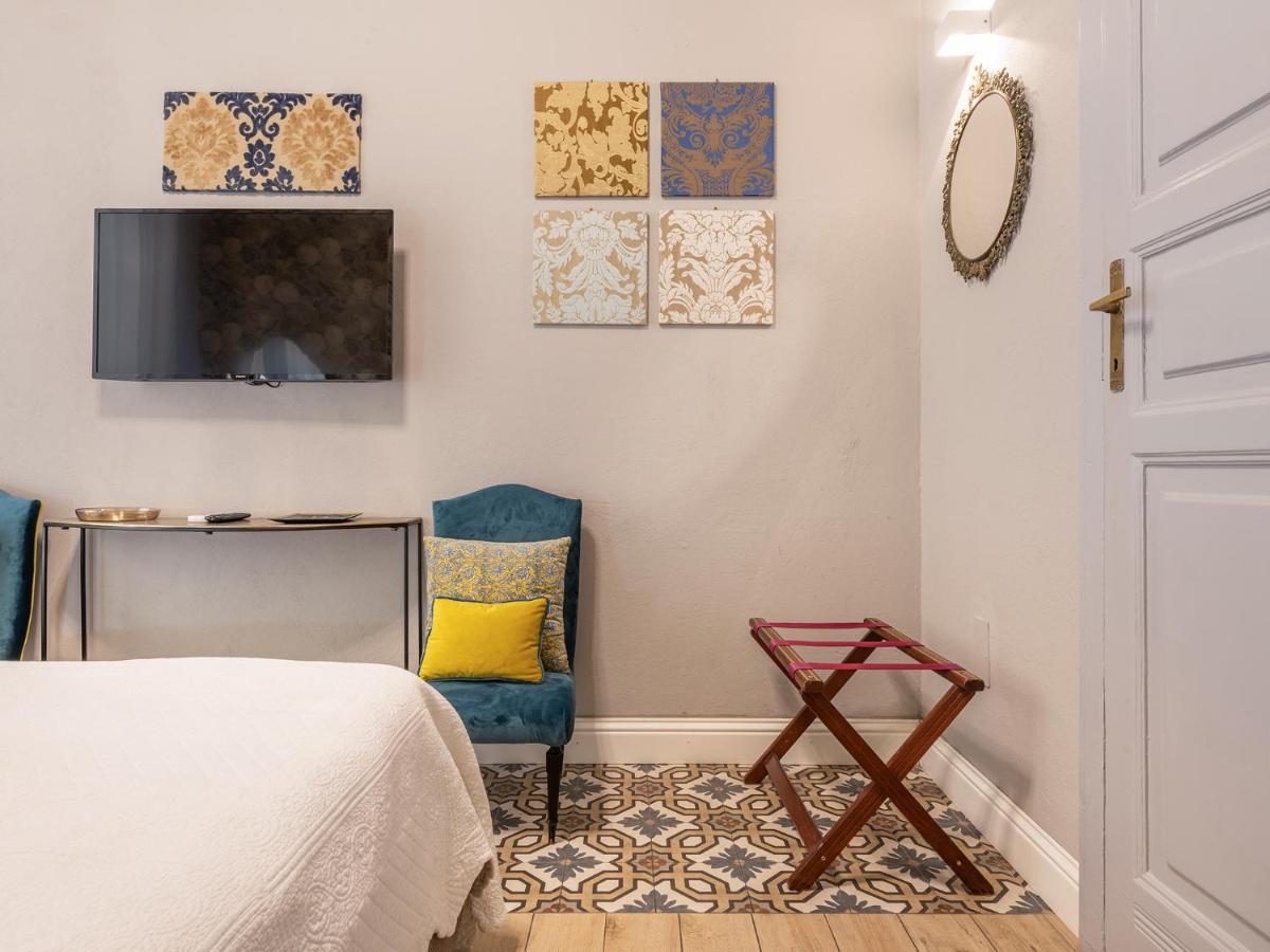 Guest House 73 Каляри Екстериор снимка